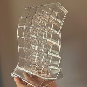 Standing lipstick organizer